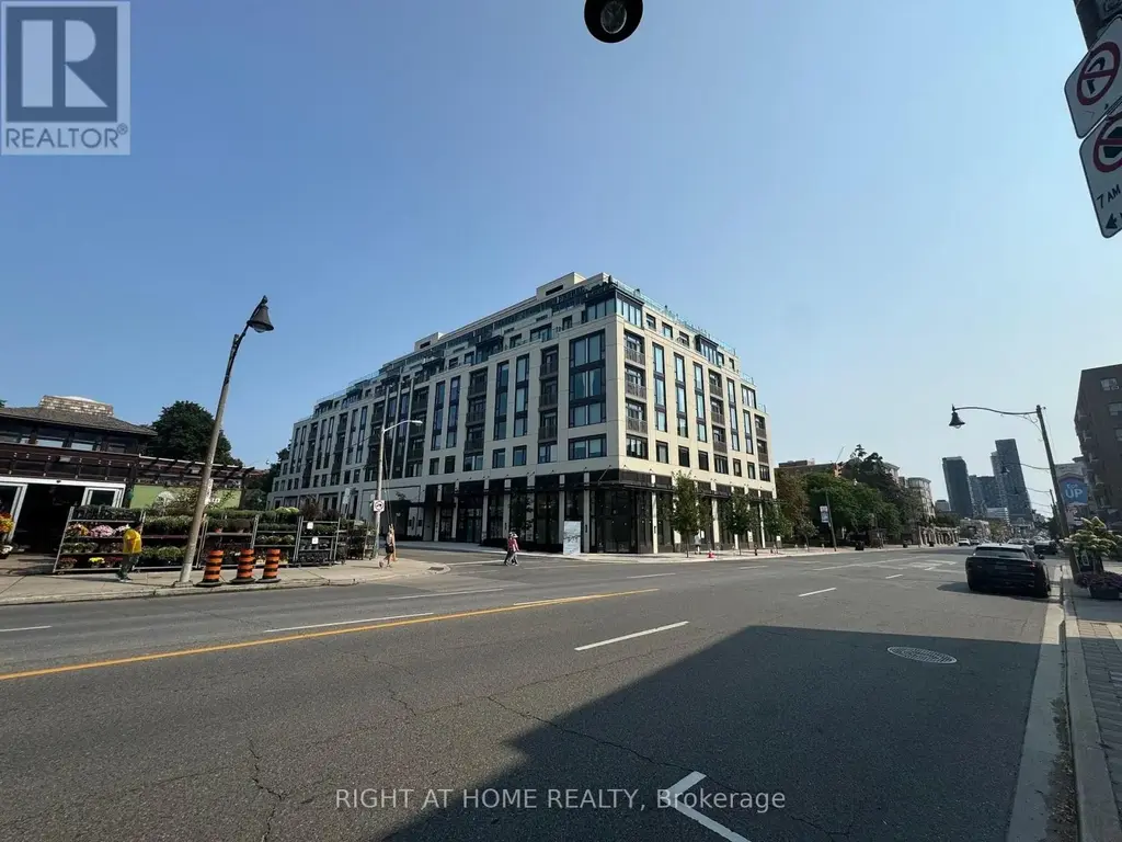 326 - 3 Strathgowan Avenue, Toronto (Lawrence Park South)